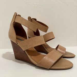 Steve Madden Tan Leather Wedge